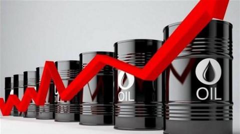 ارتفاع أسعار النفط بعد أنباء من ليبيا